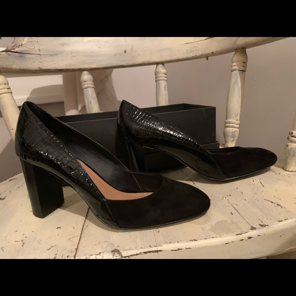 Tahari Black Heels